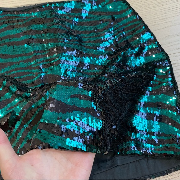 OASIS Sequins Mini Skirt, Green/Black, Lined, Women's (US M) NWT - Picture 5 of 6